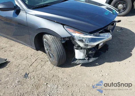 2021 Hyundai Elantra Sel z USA, uszkodzony, nr VIN 5NPLM4AG7MH039567